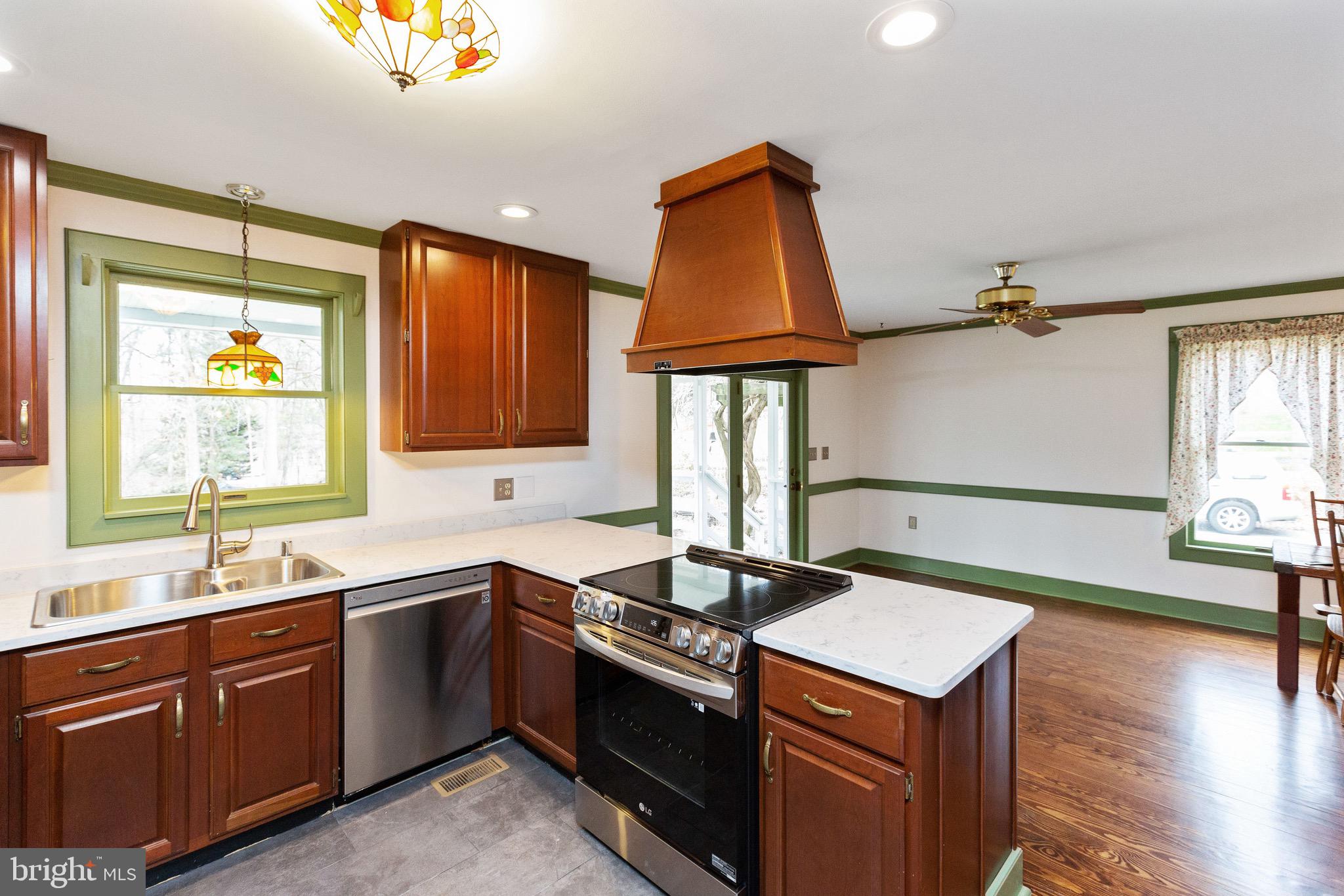 13346 Hunt Ridge Road Ellicott City, MD 21042 - Photo 10 of 54 Gallery Image 10