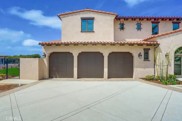 a view of a white building