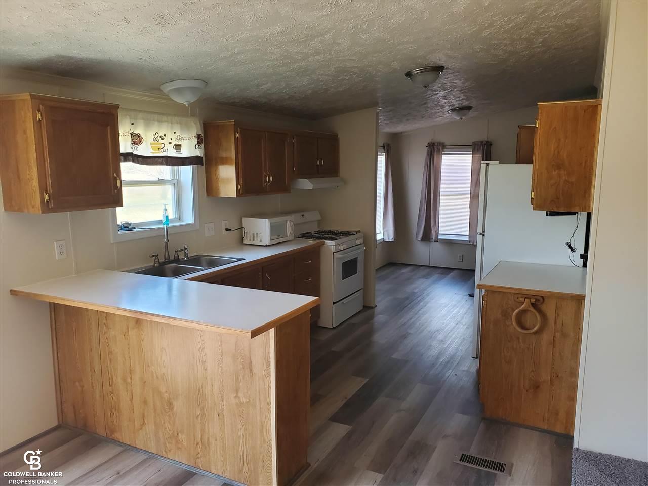 8029 Emmett Road Yale, MI 48097 - Photo 3 of 21