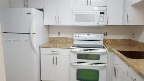 $133,000 | 19701 Southwest 114th Avenue, Unit 266, Miami, FL 33157
