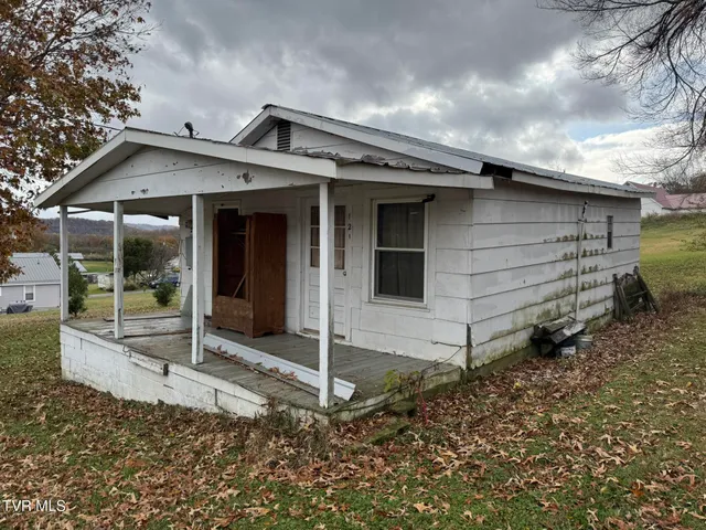 $20,000 | 121 Henderson Street, Surgoinsville, TN 37873