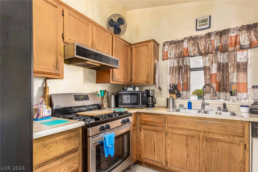 517 Crony Avenue Henderson, NV 89011 - Photo 12 of 27