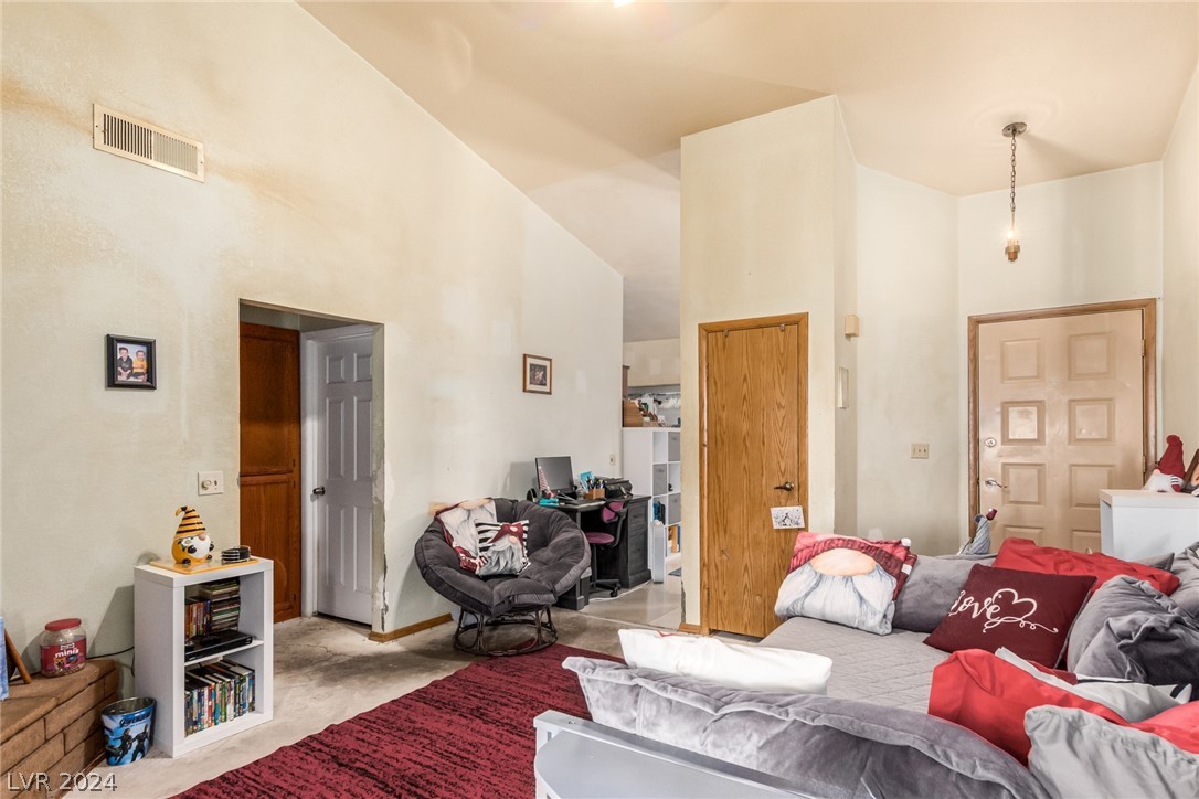 517 Crony Avenue Henderson, NV 89011 - Photo 7 of 27
