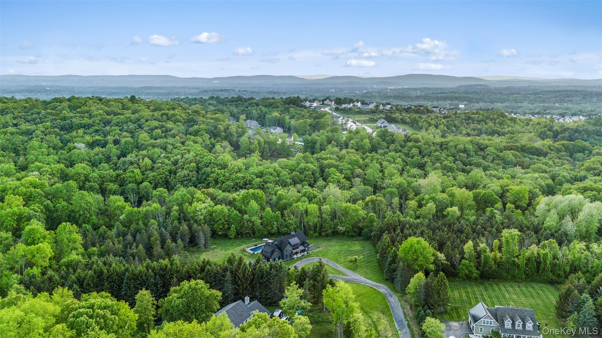 36 Spruce Lane Poughkeepsie, NY 12603 - Photo 4 of 33