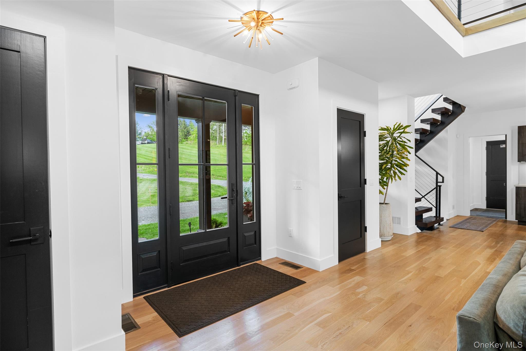 36 Spruce Lane Poughkeepsie, NY 12603 - Photo 8 of 33