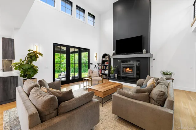 $1,300,000 | 36 Spruce Lane, Poughkeepsie, NY 12603