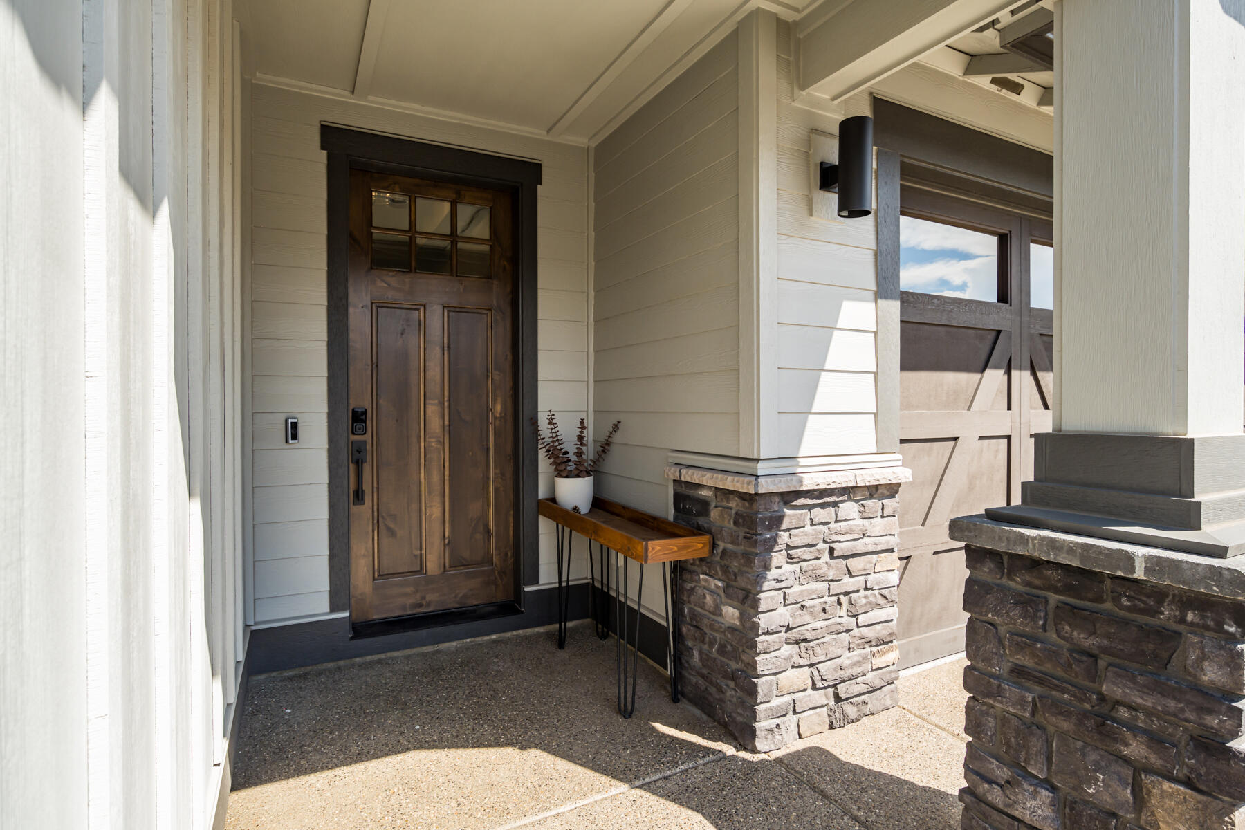 3048 Northwest Hidden Rdg Drive Bend, OR 97703 - Photo 3 of 50 Front door