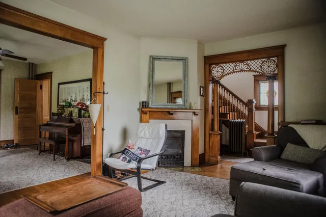 $214,900 | 210 East 6th Street, Morris, MN 56267