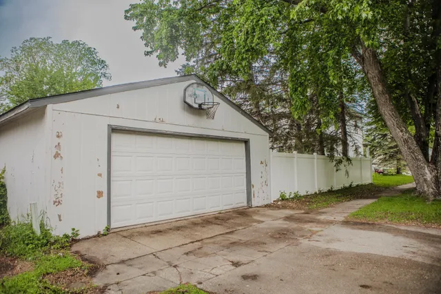 $214,900 | 210 East 6th Street, Morris, MN 56267