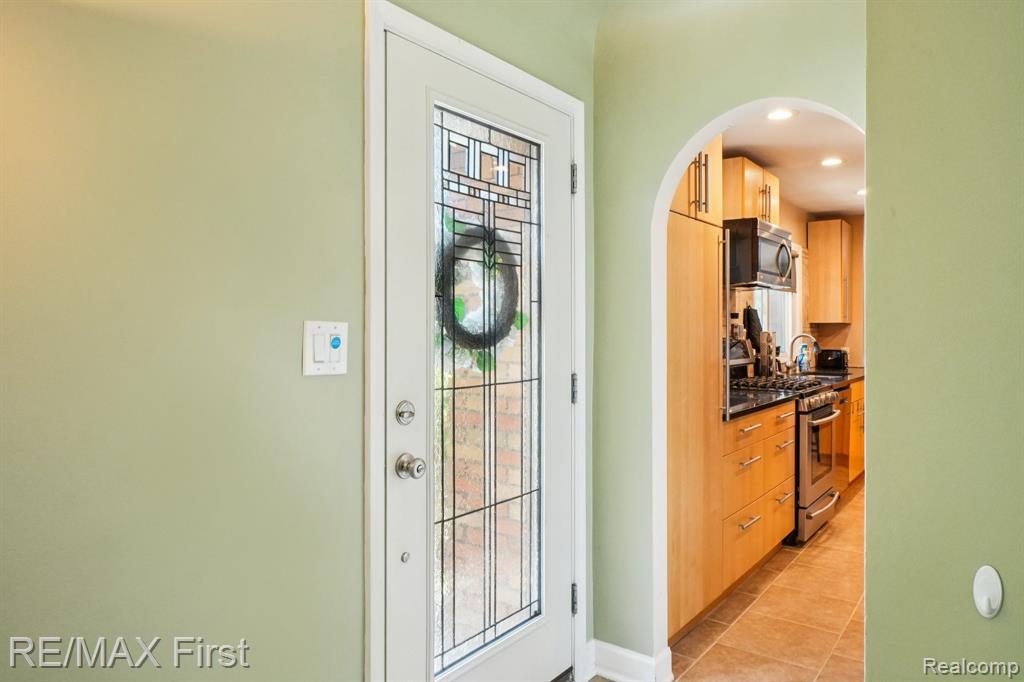 6024 Overlook Road Clarkston, MI 48346 - Photo 5 of 42