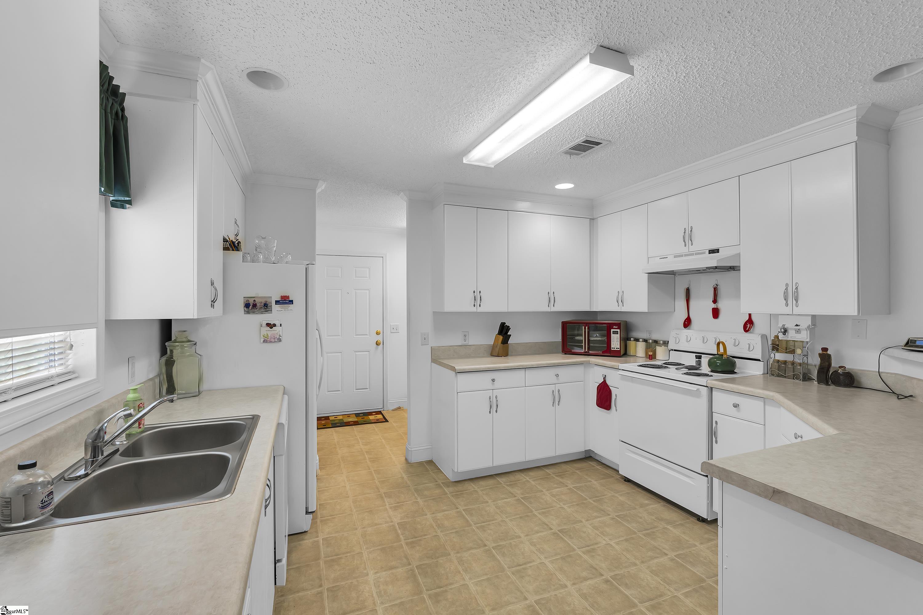 469 Gibson Road Spartanburg, SC 29302 - Photo 7 of 26 Gallery Image 7