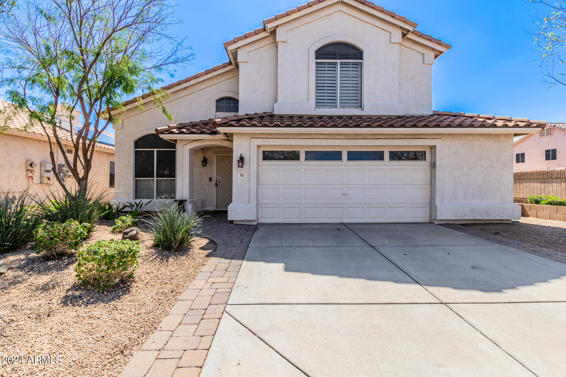 123 West Grandview Road Phoenix, AZ 85022 - Photo 1 of 39 0001-01-Grandview