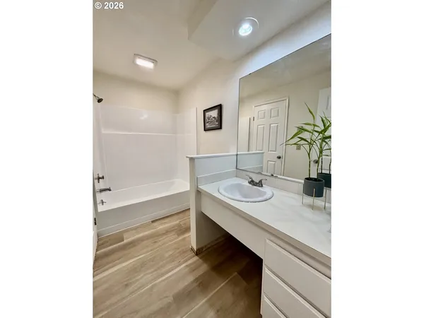 $245,000 | 213 Trailside Loop, Eugene, OR 97405