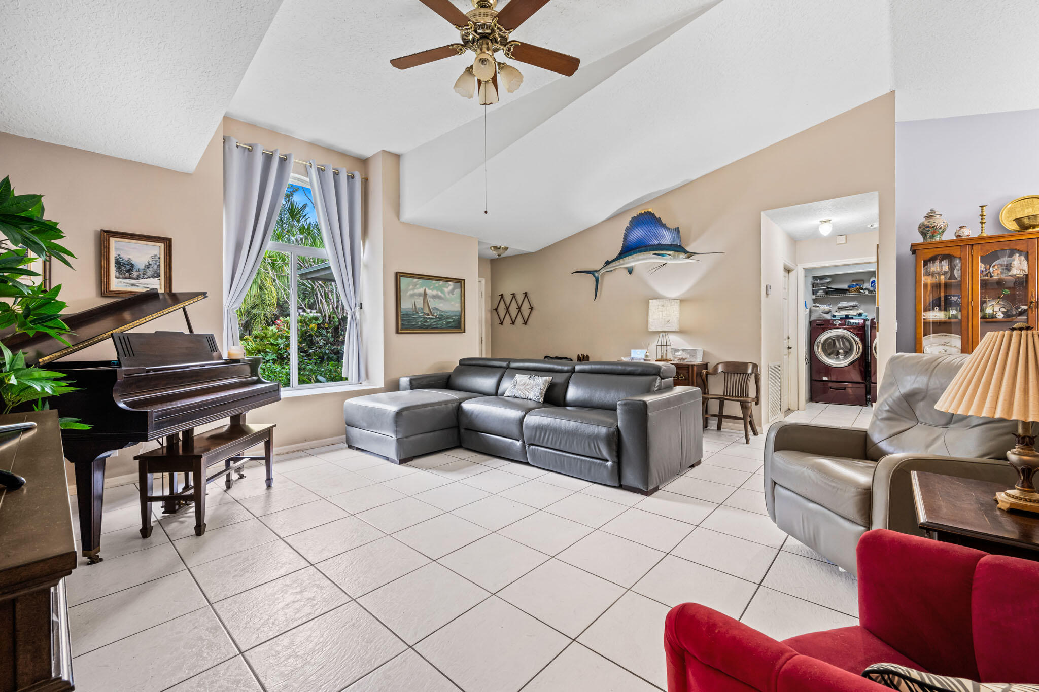 15884 N Road Loxahatchee Groves, FL 33470 - Photo 12 of 46 Living Room