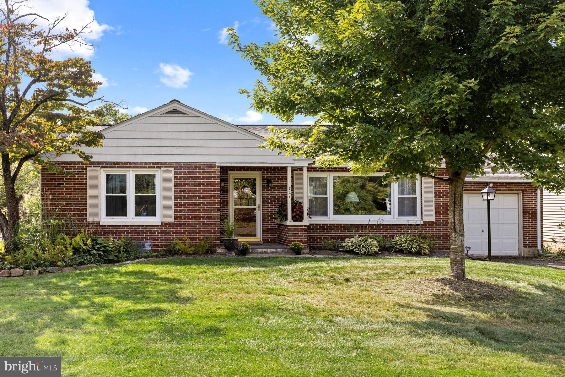 721 Edgewood Road Riegelsville, PA 18077 - Photo 1 of 21