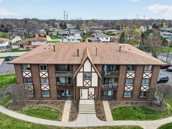 $245,000 | 10571 Palos Place, Unit B, Palos Hills, IL 60465