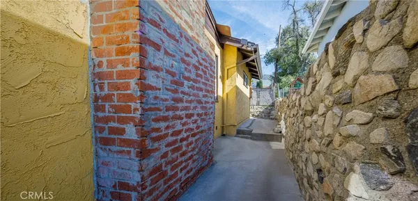 $1,585,000 | 3527 Fairchild Street, La Crescenta, CA 91214