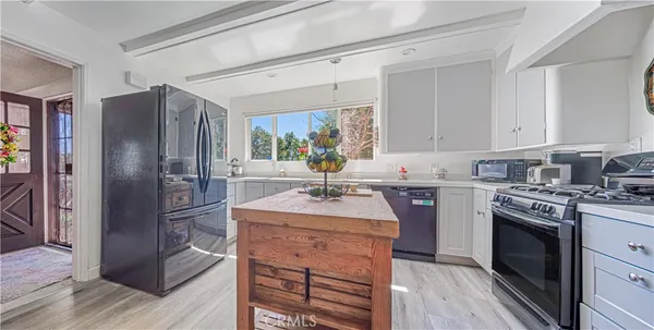 $1,585,000 | 3527 Fairchild Street, La Crescenta, CA 91214
