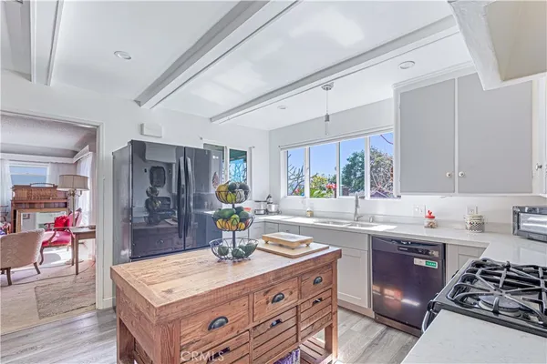 $1,585,000 | 3527 Fairchild Street, La Crescenta, CA 91214