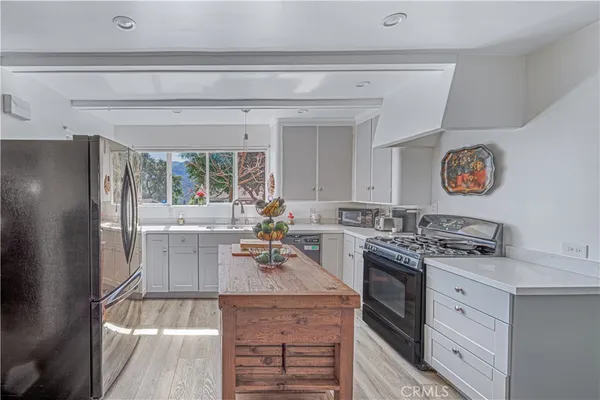 $1,585,000 | 3527 Fairchild Street, La Crescenta, CA 91214