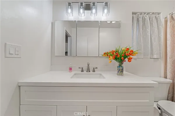 $1,585,000 | 3527 Fairchild Street, La Crescenta, CA 91214