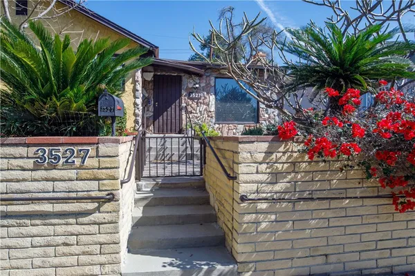 $1,585,000 | 3527 Fairchild Street, La Crescenta, CA 91214