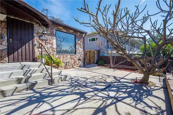 $1,585,000 | 3527 Fairchild Street, La Crescenta, CA 91214