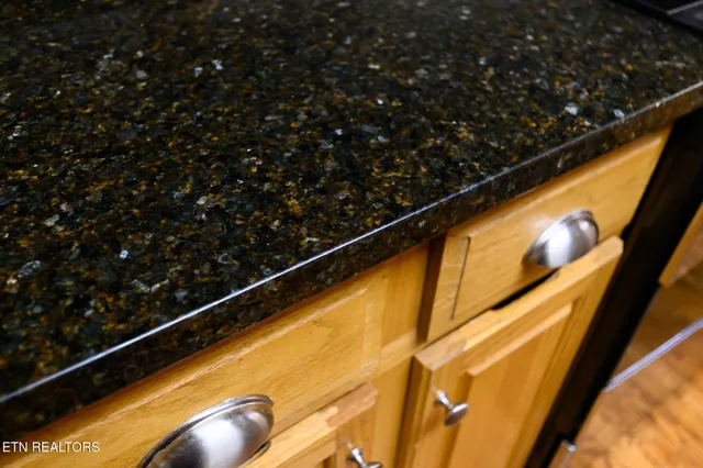 $608,800 | 227 Lone Ridge Lane, Clinton, TN 37716