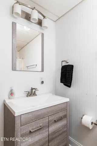 $608,800 | 227 Lone Ridge Lane, Clinton, TN 37716