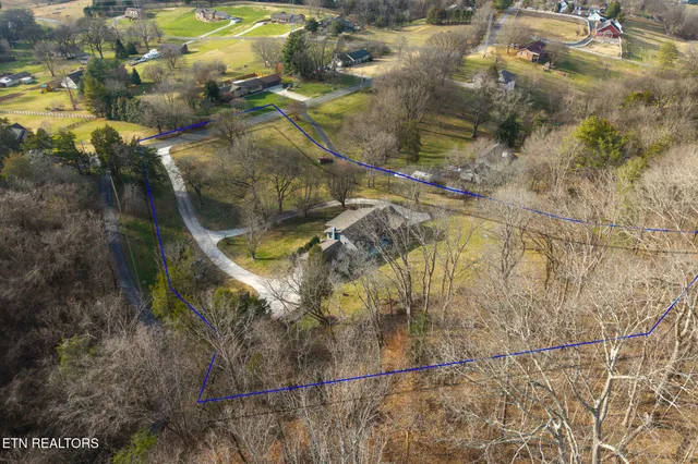 $608,800 | 227 Lone Ridge Lane, Clinton, TN 37716