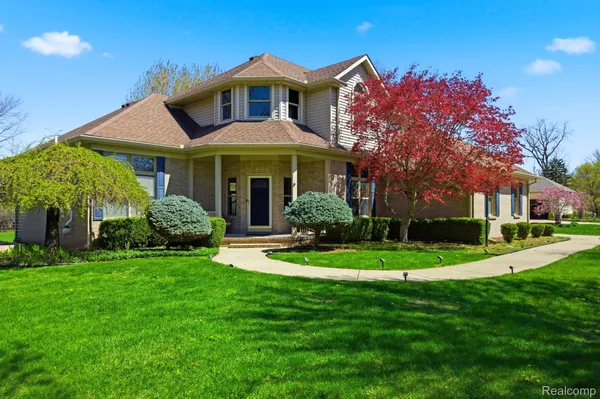 $590,000 | 8488 Annette Avenue, Grosse Ile, MI 48138