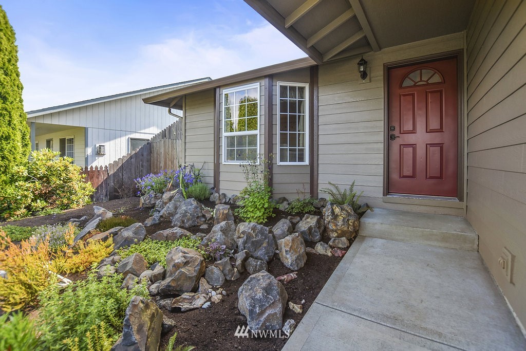 105 Mission Road Kelso, WA 98626 - Photo 2 of 20 Gallery Image 2
