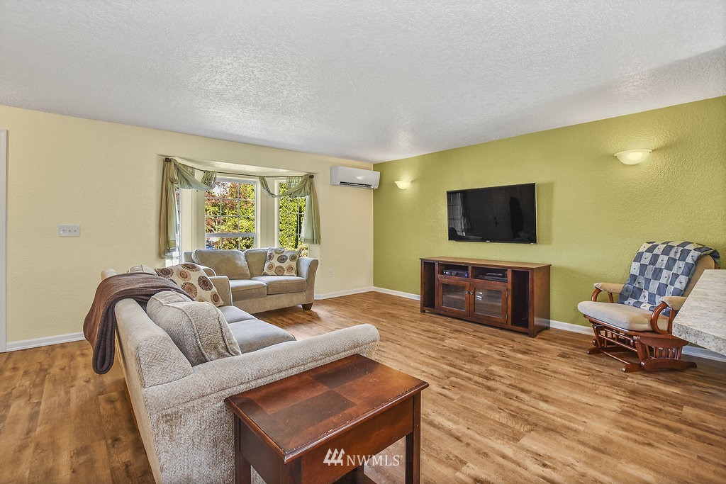105 Mission Road Kelso, WA 98626 - Photo 4 of 20 Gallery Image 4