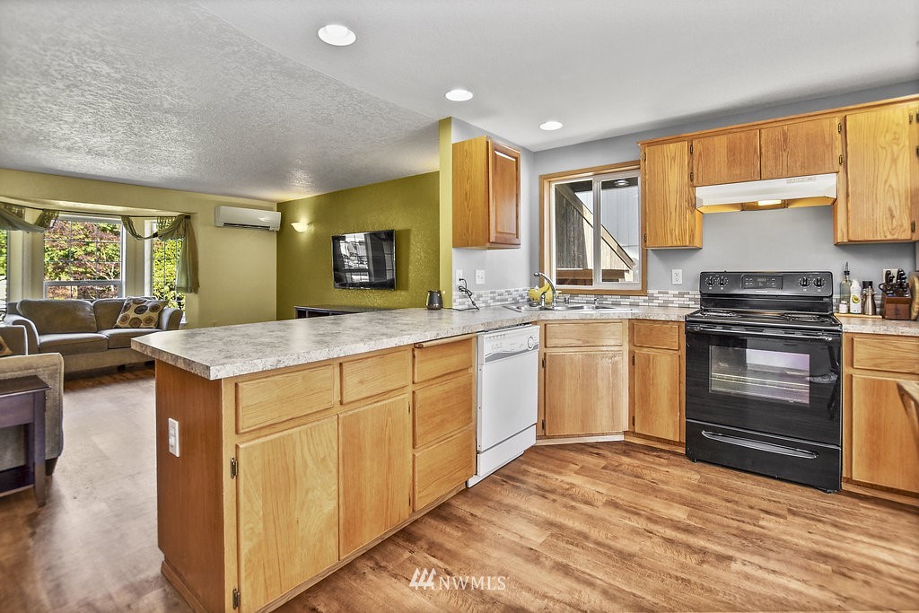 105 Mission Road Kelso, WA 98626 - Photo 5 of 20 Gallery Image 5