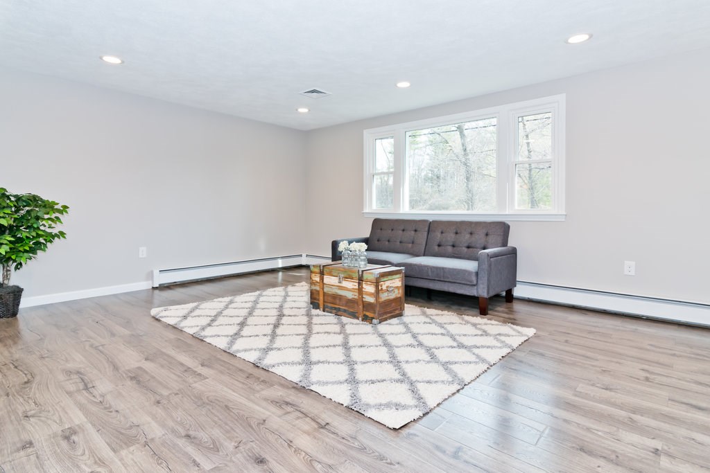 145 Londonderry Road Windham, NH 03087 - Photo 17 of 32