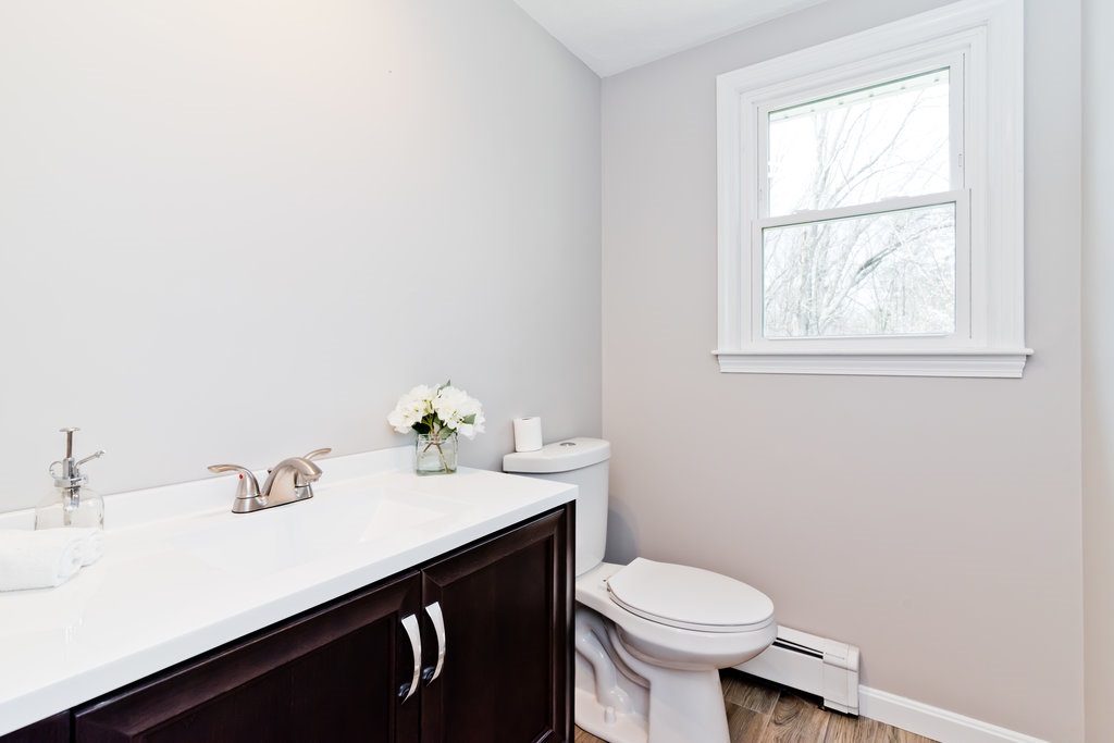145 Londonderry Road Windham, NH 03087 - Photo 24 of 32