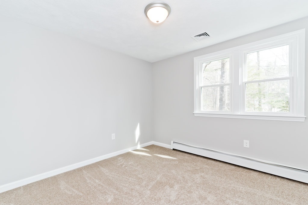 145 Londonderry Road Windham, NH 03087 - Photo 25 of 32
