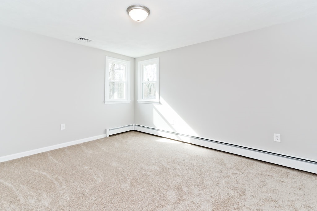 145 Londonderry Road Windham, NH 03087 - Photo 26 of 32