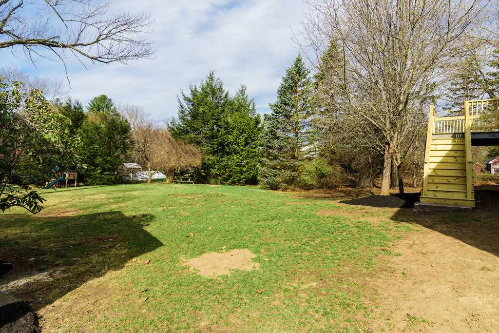 145 Londonderry Road Windham, NH 03087 - Photo 4 of 32