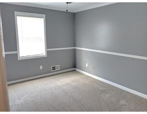 49 Abbott Street Springfield, MA 01118 - Photo 11 of 30