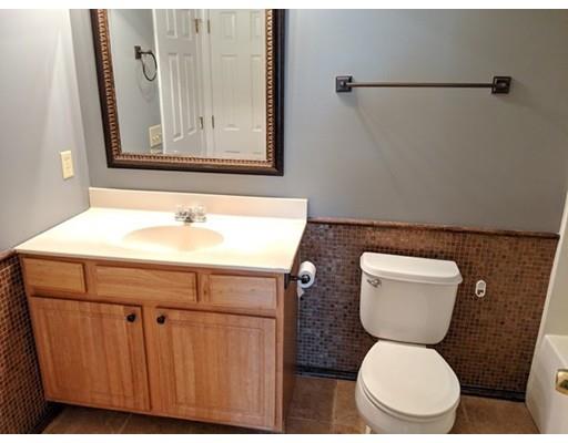 49 Abbott Street Springfield, MA 01118 - Photo 12 of 30