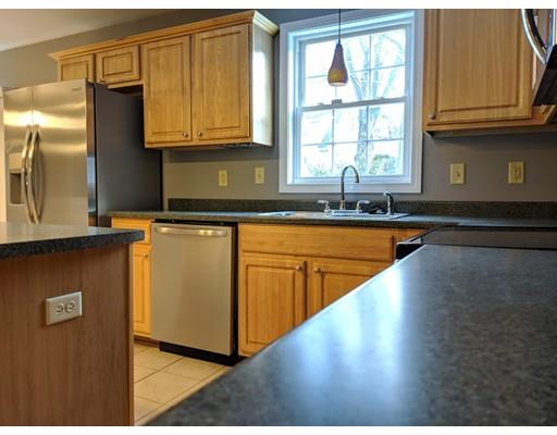 49 Abbott Street Springfield, MA 01118 - Photo 3 of 30