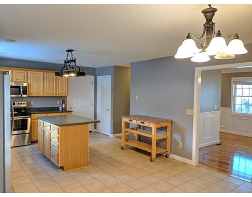 49 Abbott Street Springfield, MA 01118 - Photo 4 of 30