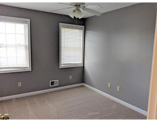 49 Abbott Street Springfield, MA 01118 - Photo 10 of 30