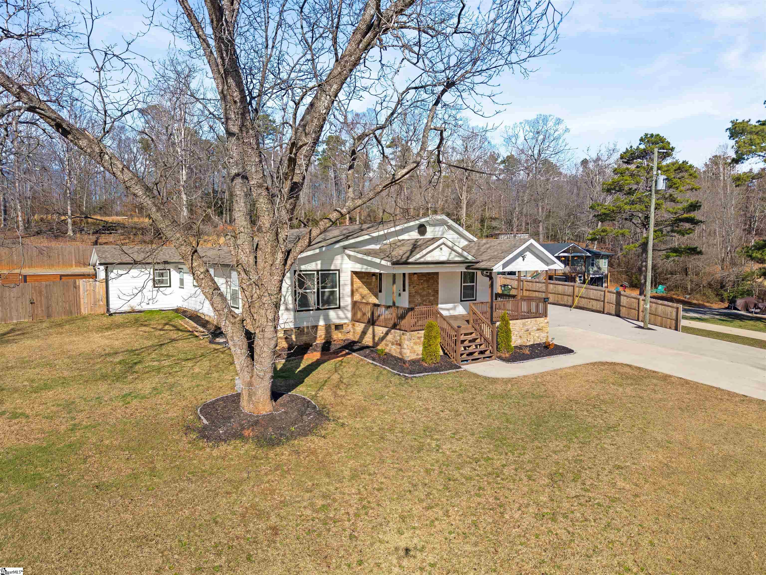 2016 Edwards Lake Road Greer, SC 29651 - Photo 3 of 49