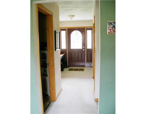 189 McCullough Road Derry, PA 15627 - Photo 12 of 13 Entry/Foyer.
