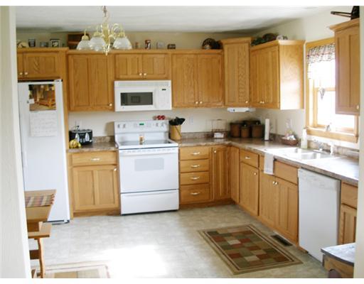 189 McCullough Road Derry, PA 15627 - Photo 6 of 13 Kitchen.
