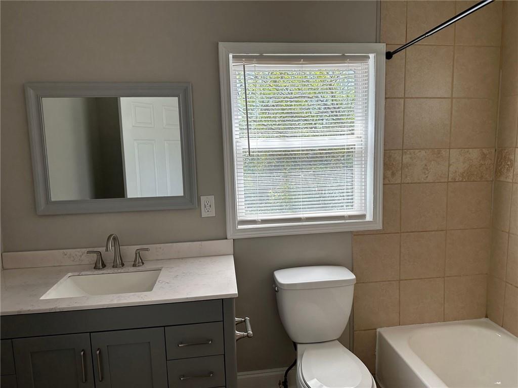 2415 Crestview Avenue Decatur, GA 30032 - Photo 7 of 12