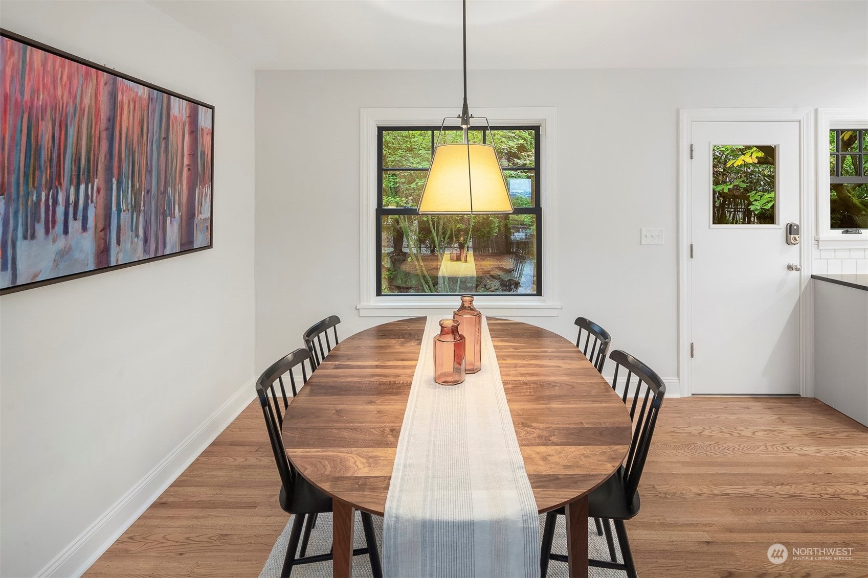20 Armour Street Seattle, WA 98109 - Photo 8 of 34 a dining room with window