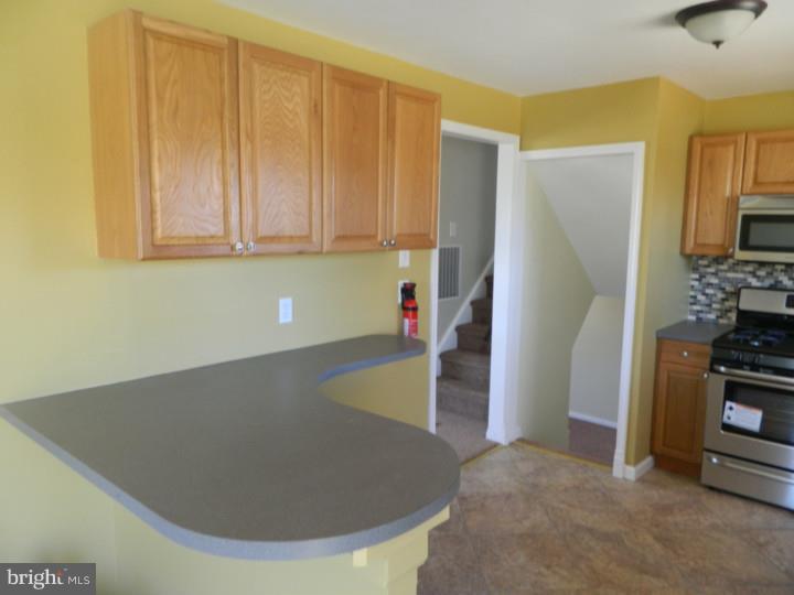 16 Spruce Road Burlington Township, NJ 08016 - Photo 4 of 20 Gallery Image 4